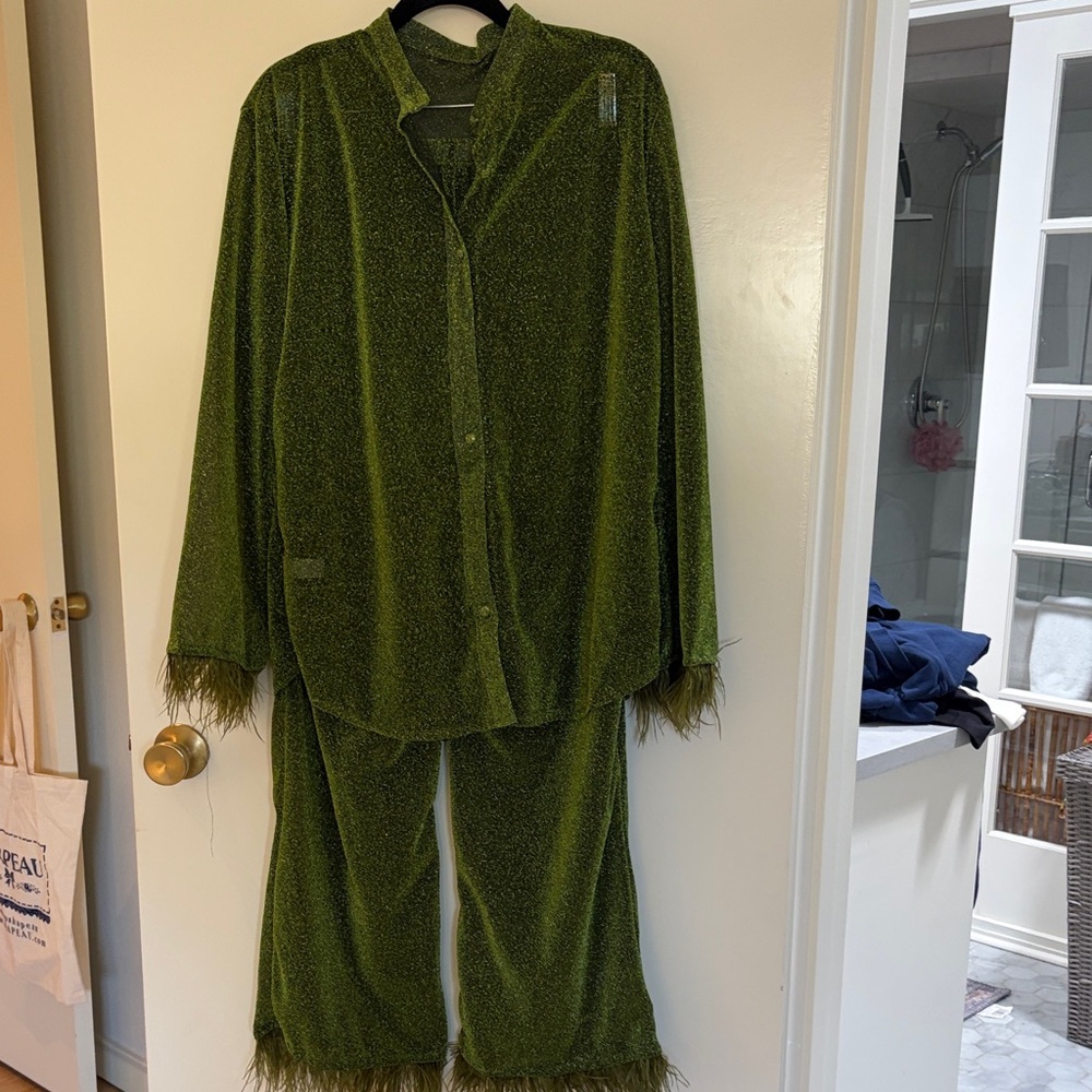 NWOT Wilfred Smith Lounge Set with Feather Details Large